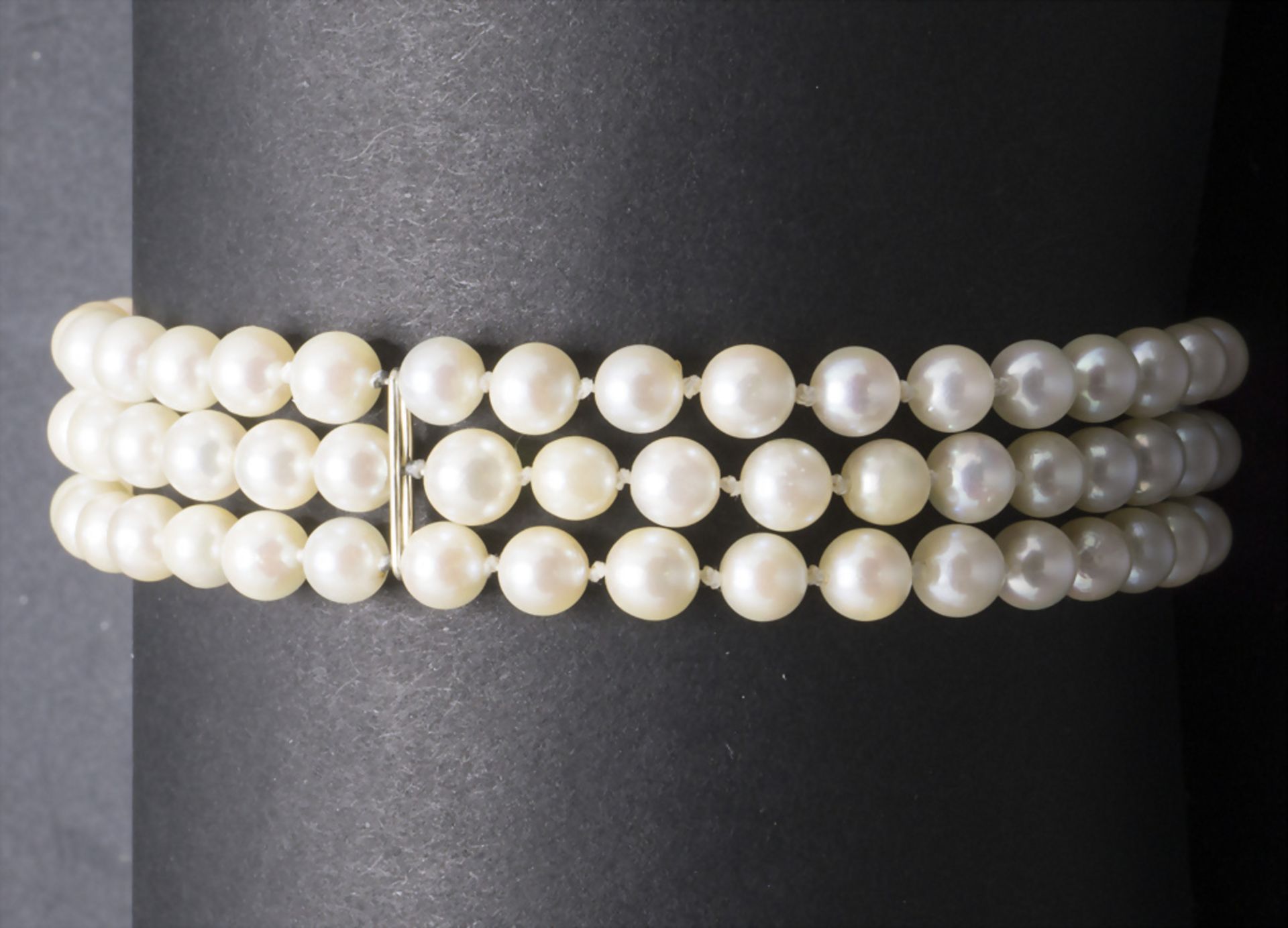 Dreireihiges Perlenarmband / A triple string pearl bracelet with 14k white gold clasp - Bild 2 aus 2