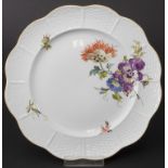 Teller mit Blumenmalerei / A plate with flowers, Ludwigsburg, Ende 20. Jh.