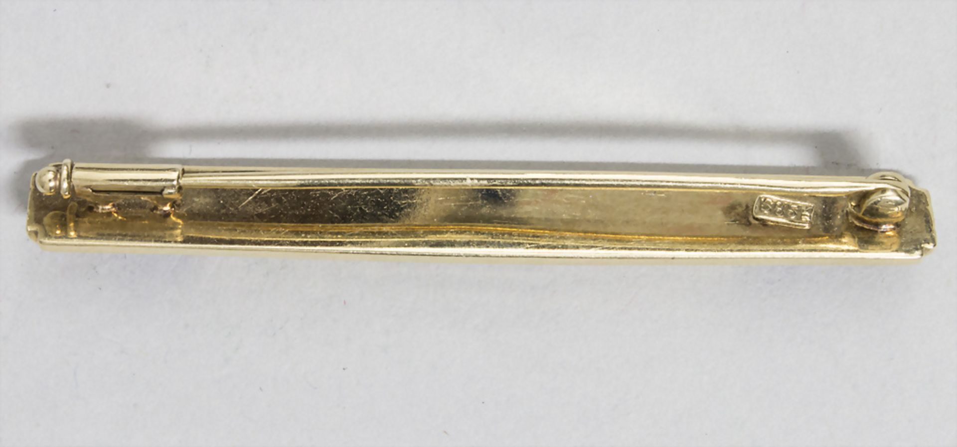 Stabbrosche mit Saphiren / A gold brooch with sapphires, wohl deutsch - Image 2 of 2