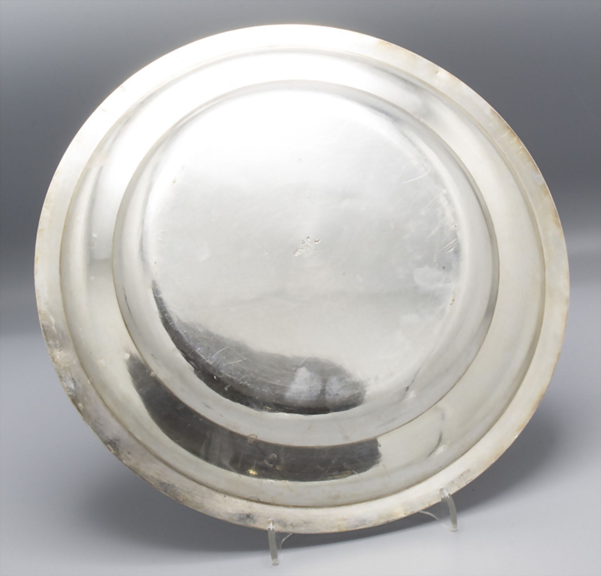 12 Silberteller / 12 assiettes en argent massif / A set of 12 silver plates, Odiot, Paris, um 1870 - Image 15 of 29