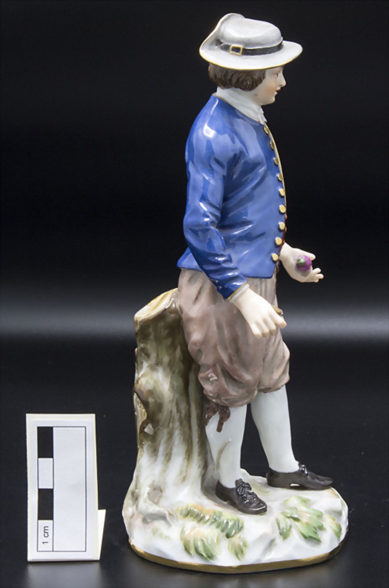 Dänischer Bauer mit einer Rübe in der Hand / A Danish farmer holding a turnip, Meissen, Mitte ... - Image 2 of 7