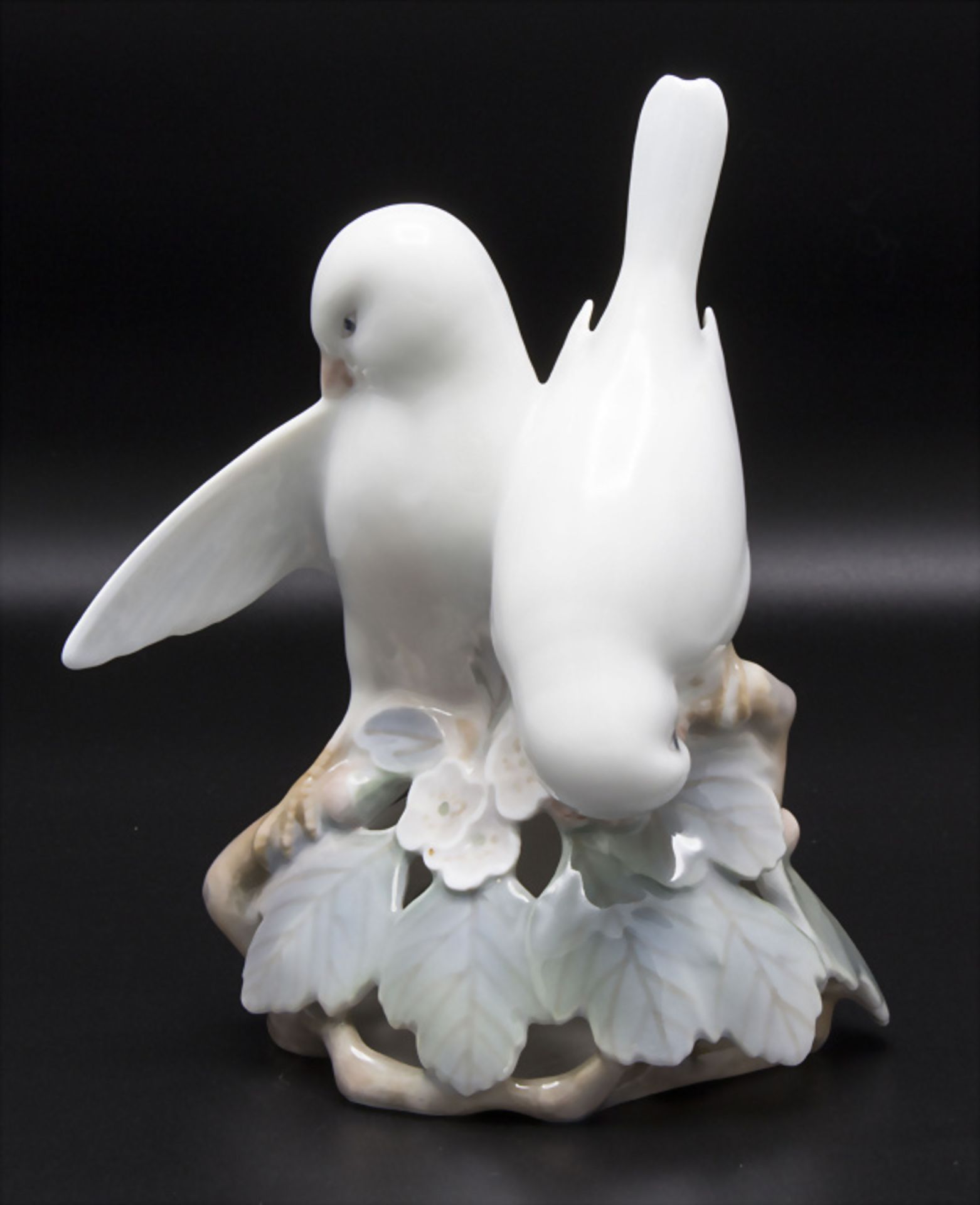 Turteltauben auf Kirschblütenzweig / A pair of doves, Royal Copenhagen, 1956