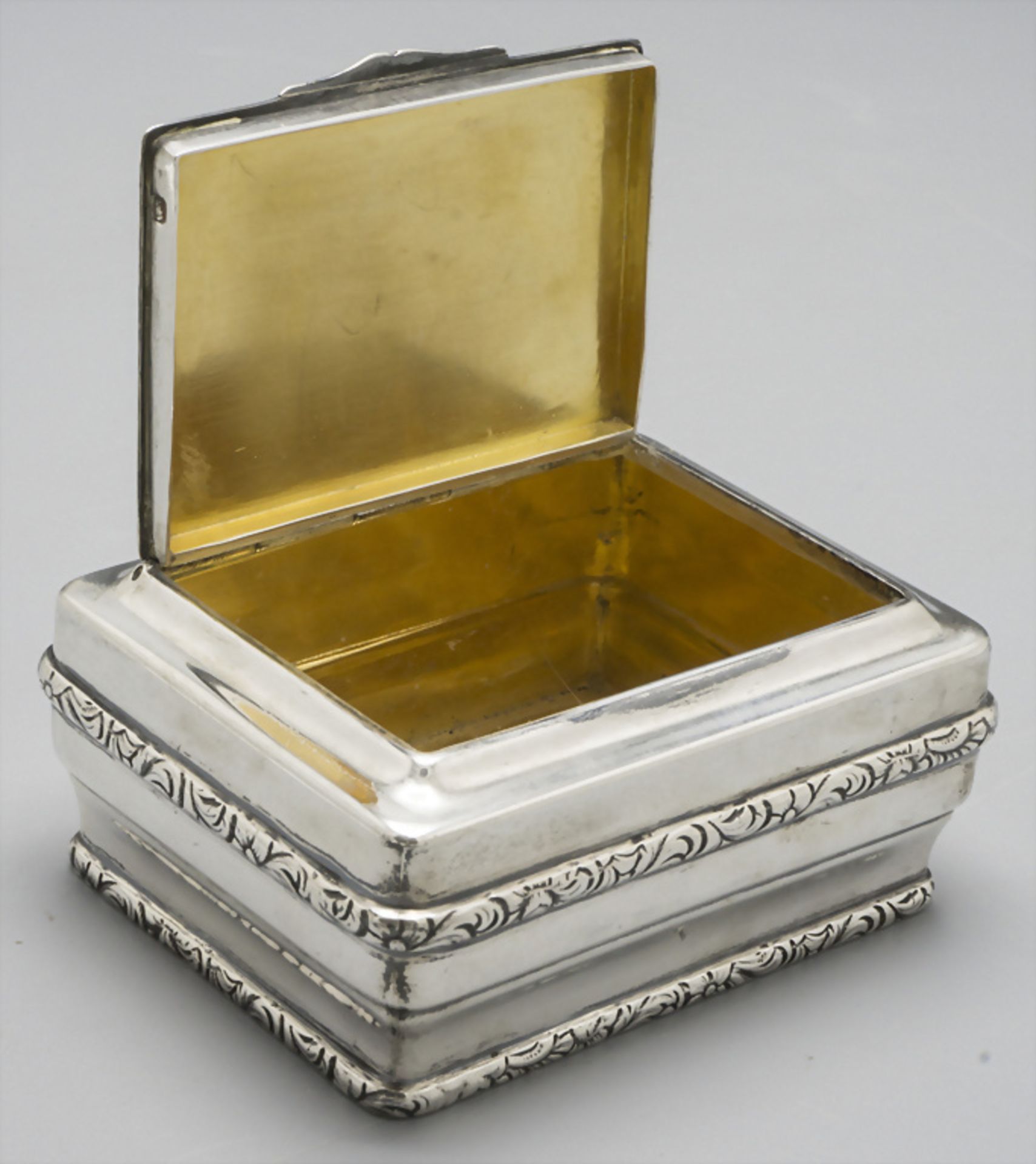 Tabatiere / Boite en argent massif / A silver snuff box, A. Risler & Carré, Paris, um 1900