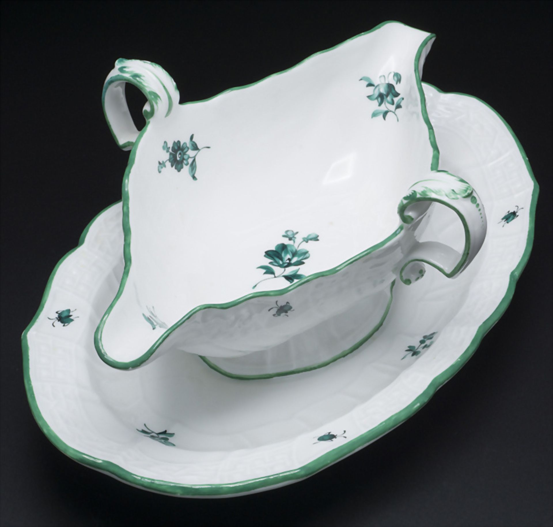 Sauciere auf Presentoir / A sauce boat on presenter, Meissen, 19. Jh.