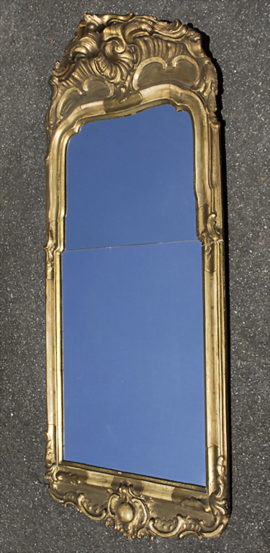 Rokoko Wandspiegel / A Rococo wall mirror, zweite Hälfte 18. Jh.