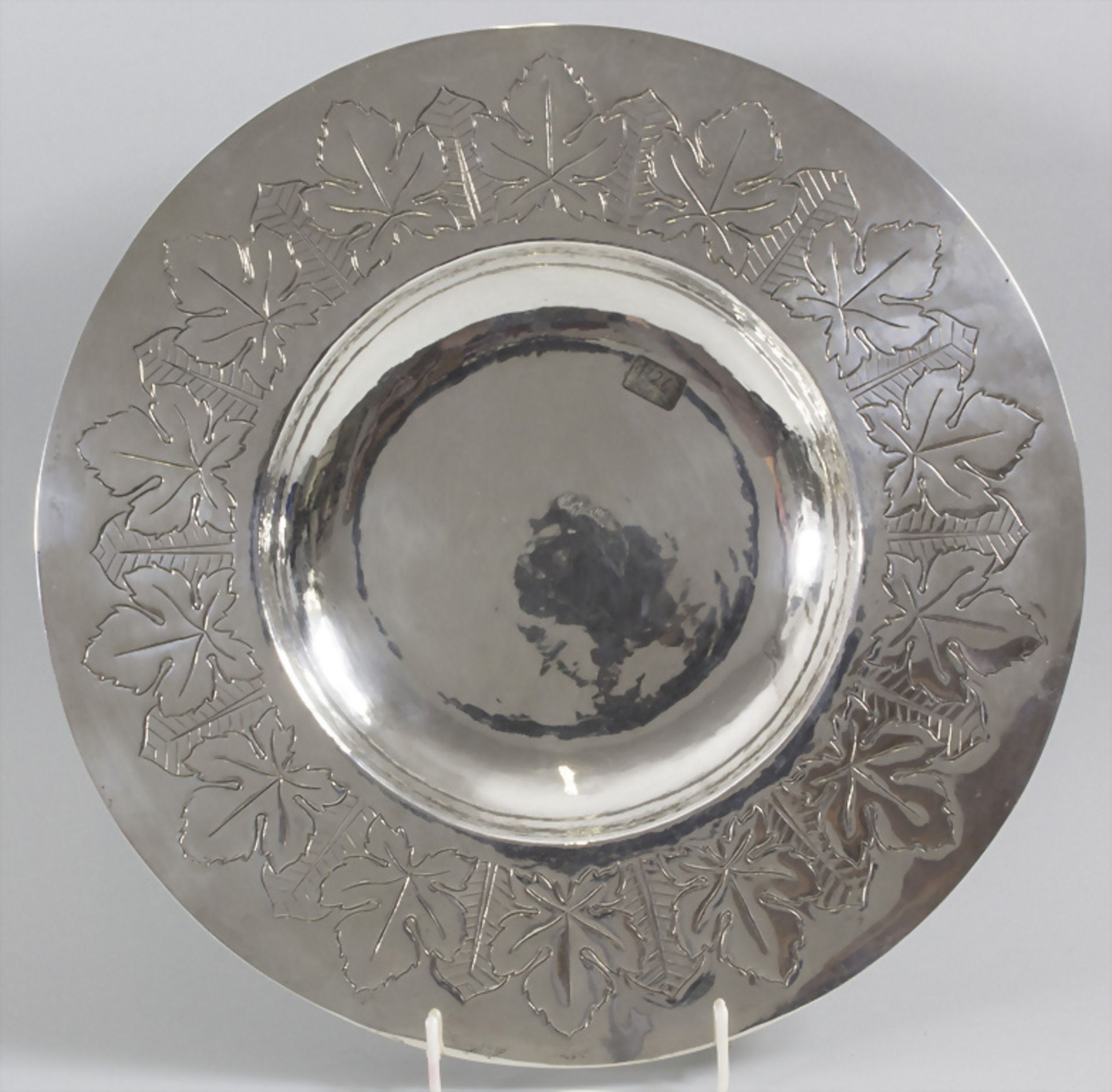 Große Platte / Plat en argent massif / A silver plate, Georg Czauderna, Berlin, 1930-1960