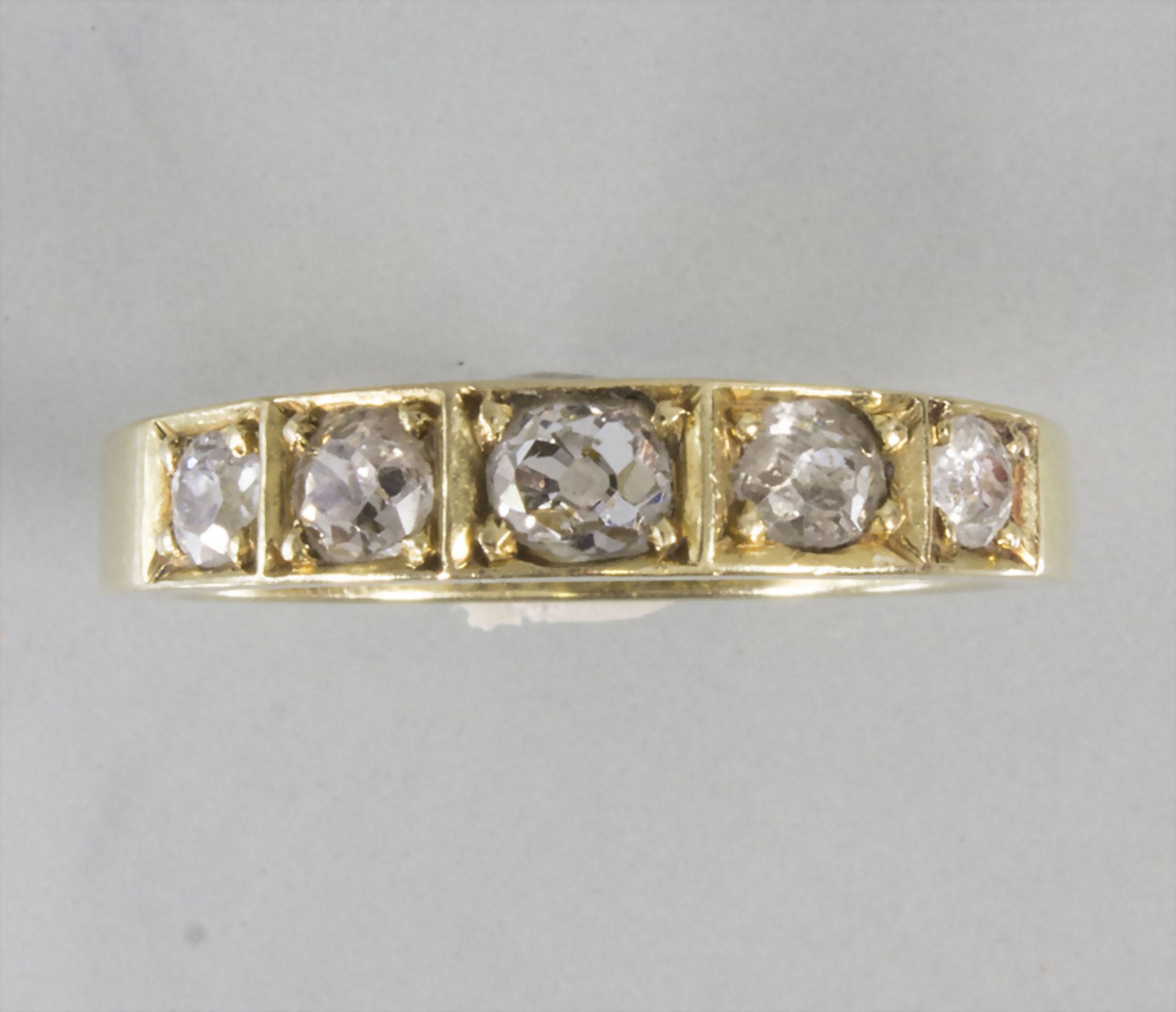 Damenring mit Diamanten / A 18k ladies gold ring with diamonds