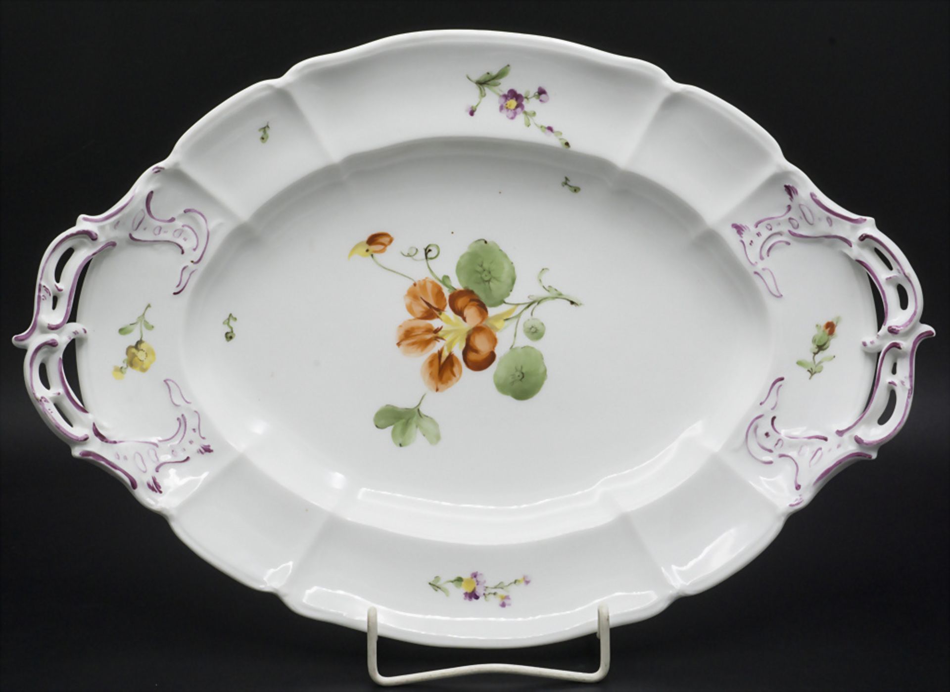 Servierplatte / A serving platter, Nymphenburg, Ende 19. Jh.