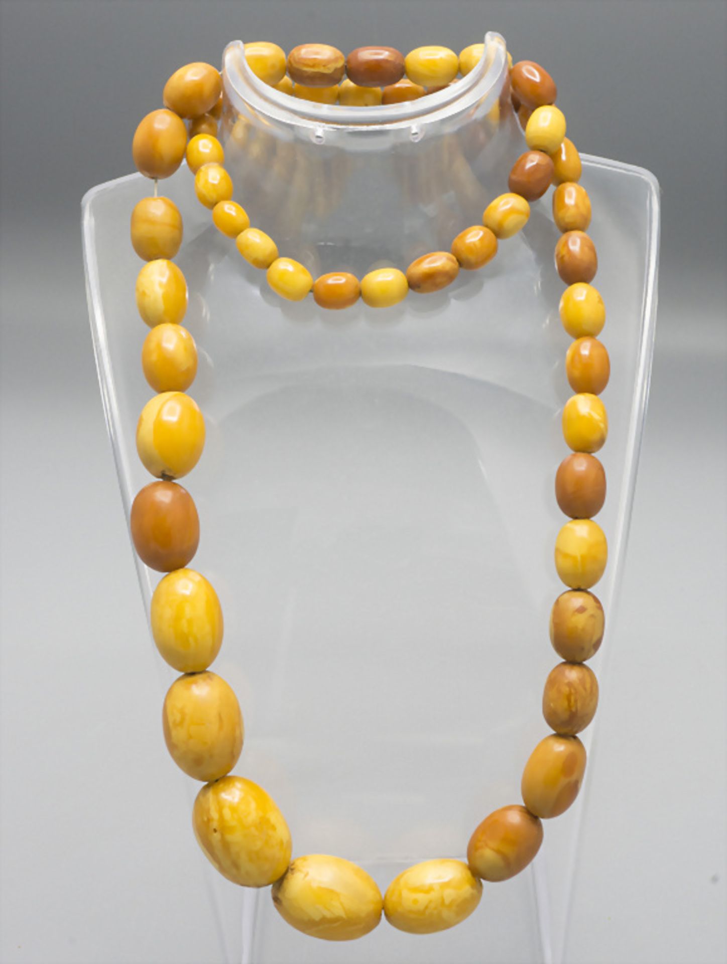 Bernsteinkette / Olivenkette / An amber olives necklace