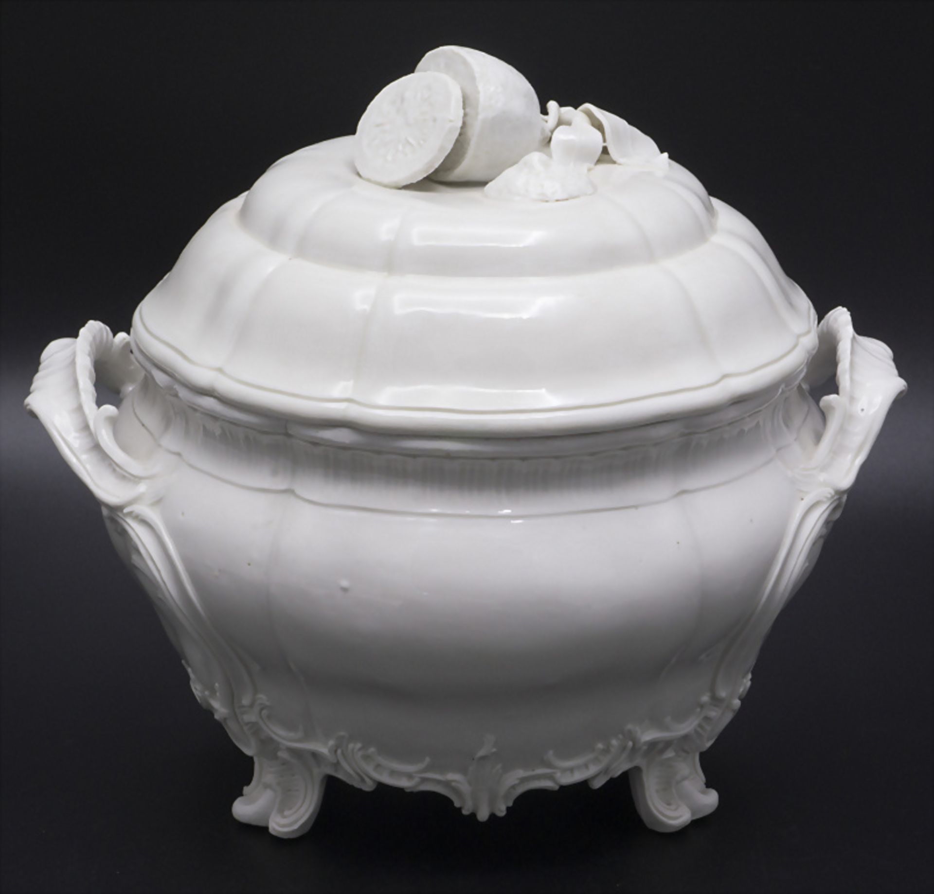 Suppenterrine / A soup tureen, Nymphenburg, 20. Jh.