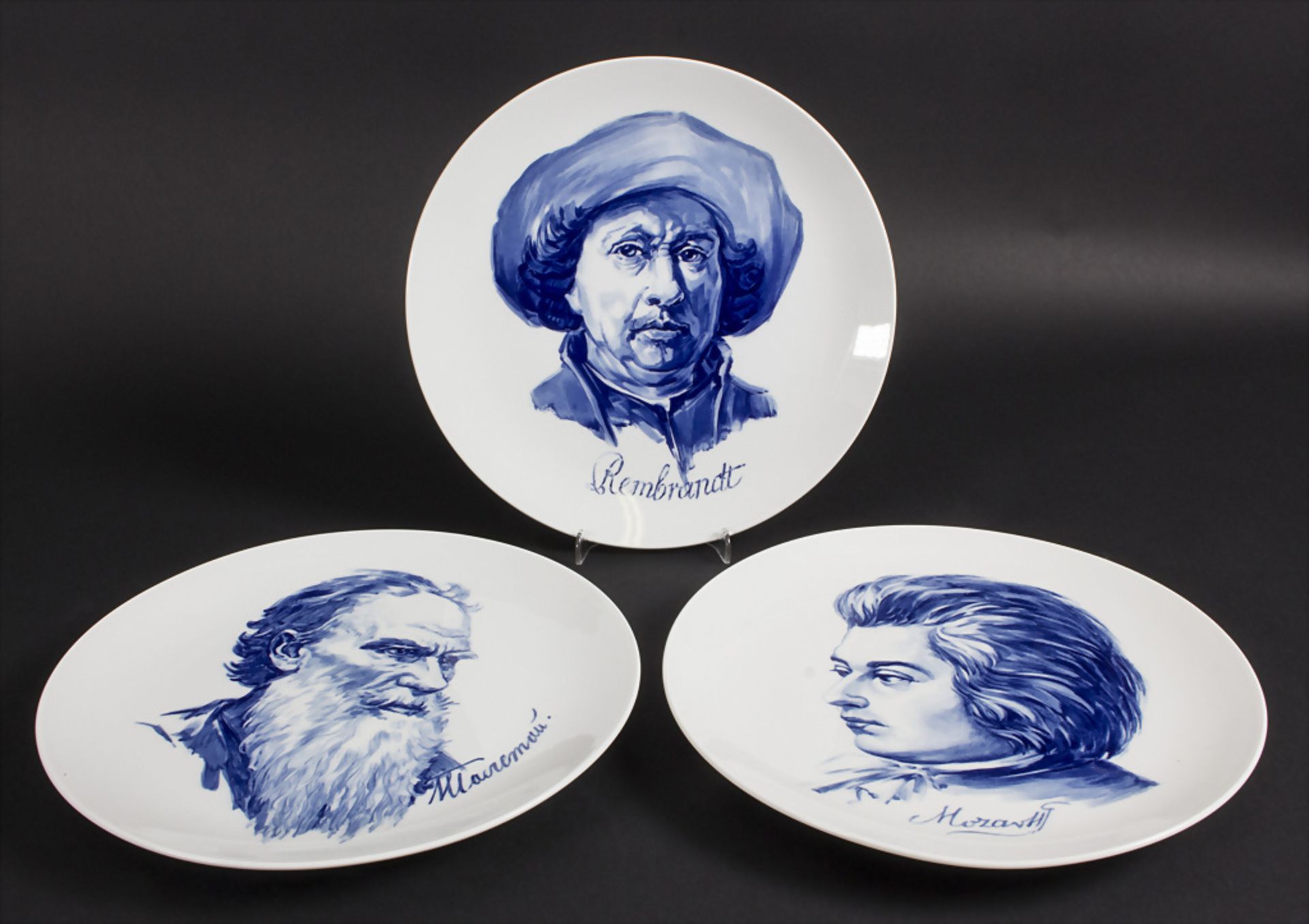 Konvolut aus drei Porträt-Wandtellern / Three portrait wall plates, Meissen, 1972-74