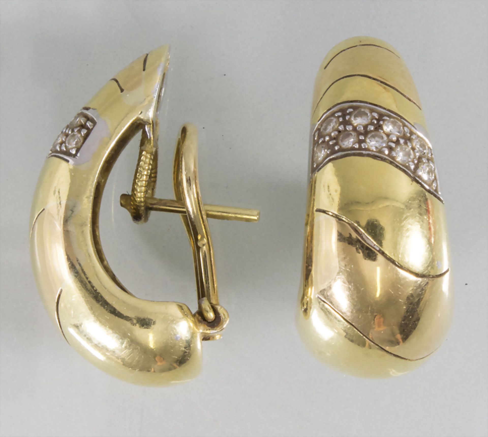 Paar Ohrringe mit Diamanten / A pair of gold earrings with diamonds
