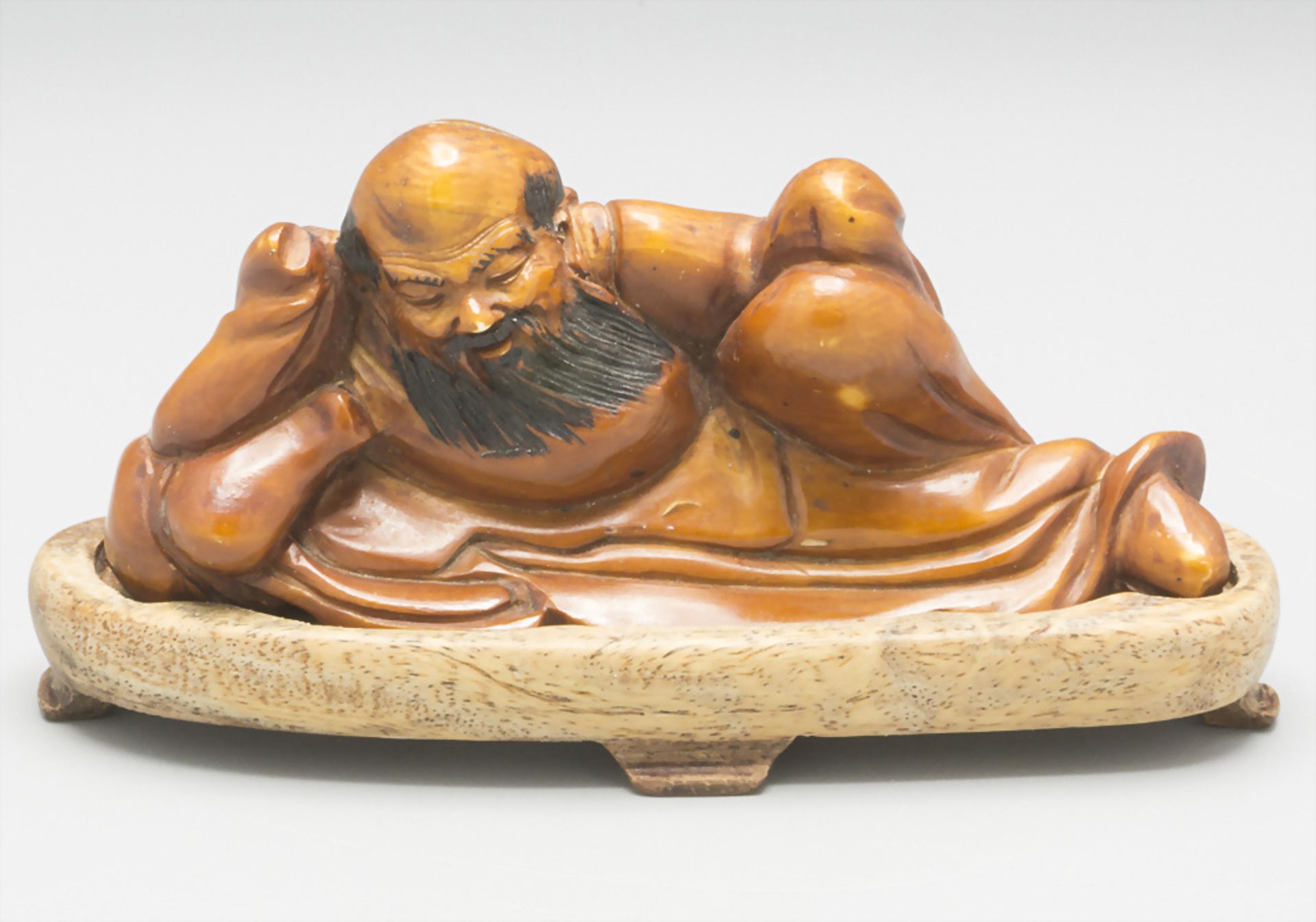 Liegender Mönch / A reclining monk, China, Qing-Dynastie (1644-1911)