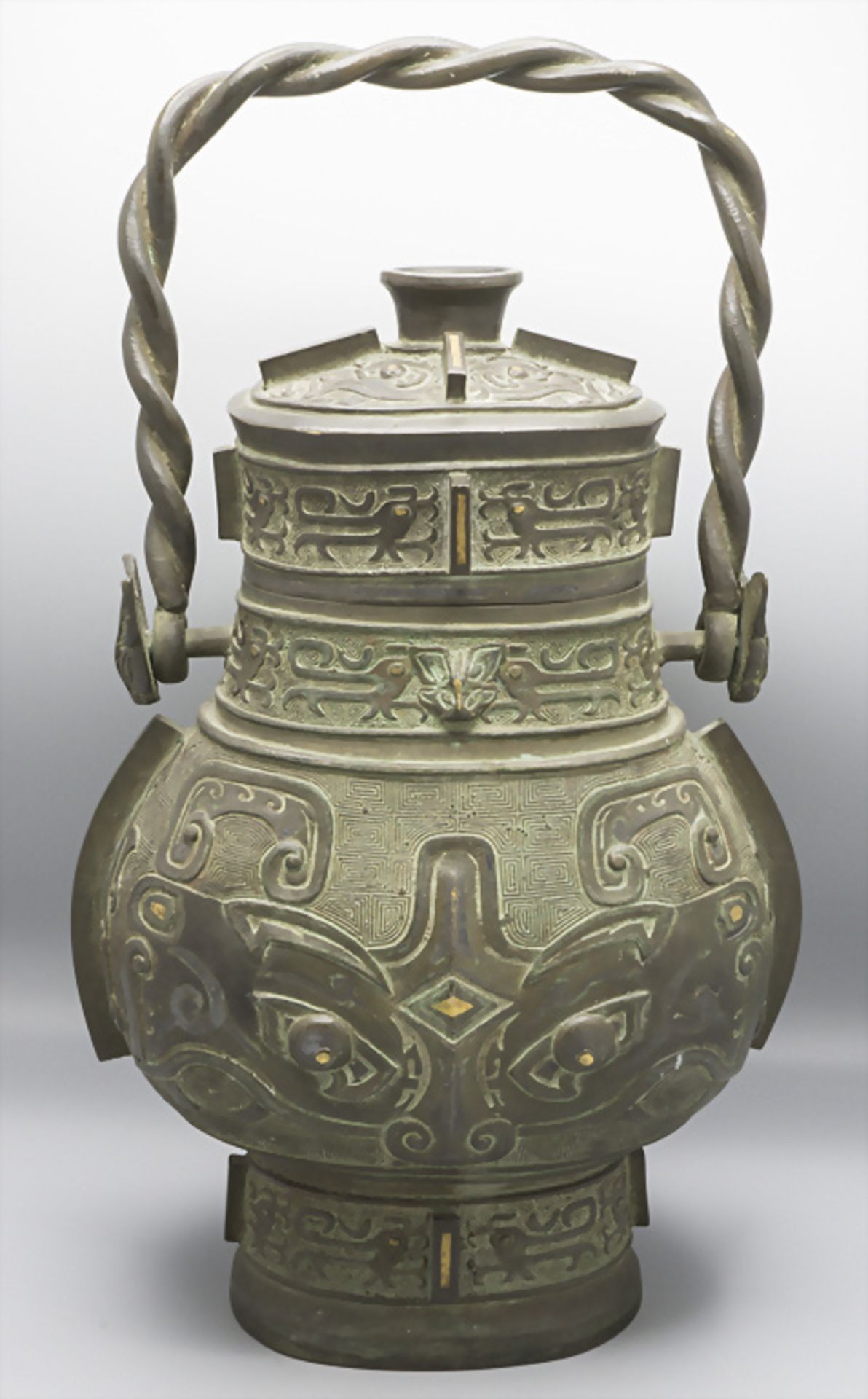 Großer Henkel-Ritualbehälter / A large bronze ritual vessel with handle, China, Ming/Qing-Dynastie