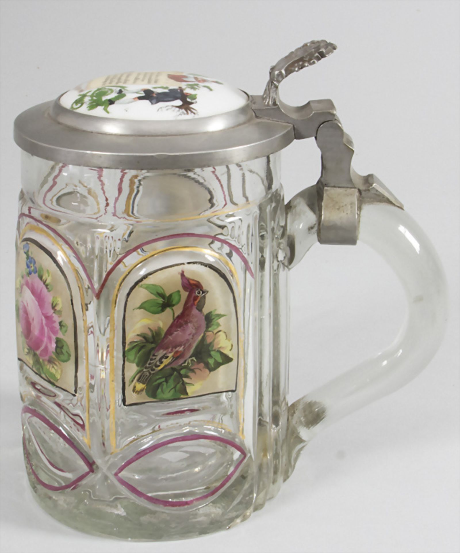 Glaskrug mit Figuren, Rosen und Vögeln / A glass jug with figures, birds and roses