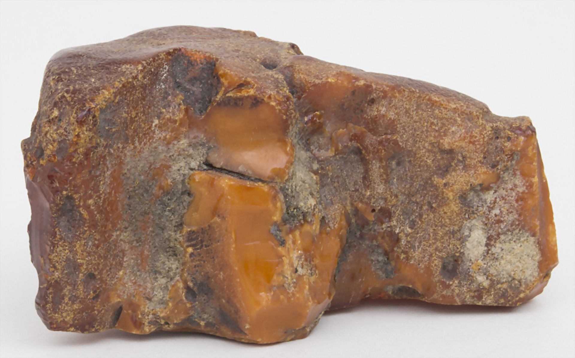 Großer Butterscotch Bernstein / A large piece of butterscotch amber