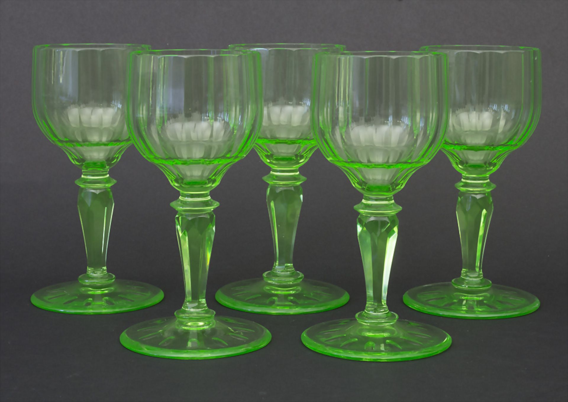 5 Urangläser / 5 uranium glasses, J. & L. Lobmeyr, Wien, um 1900