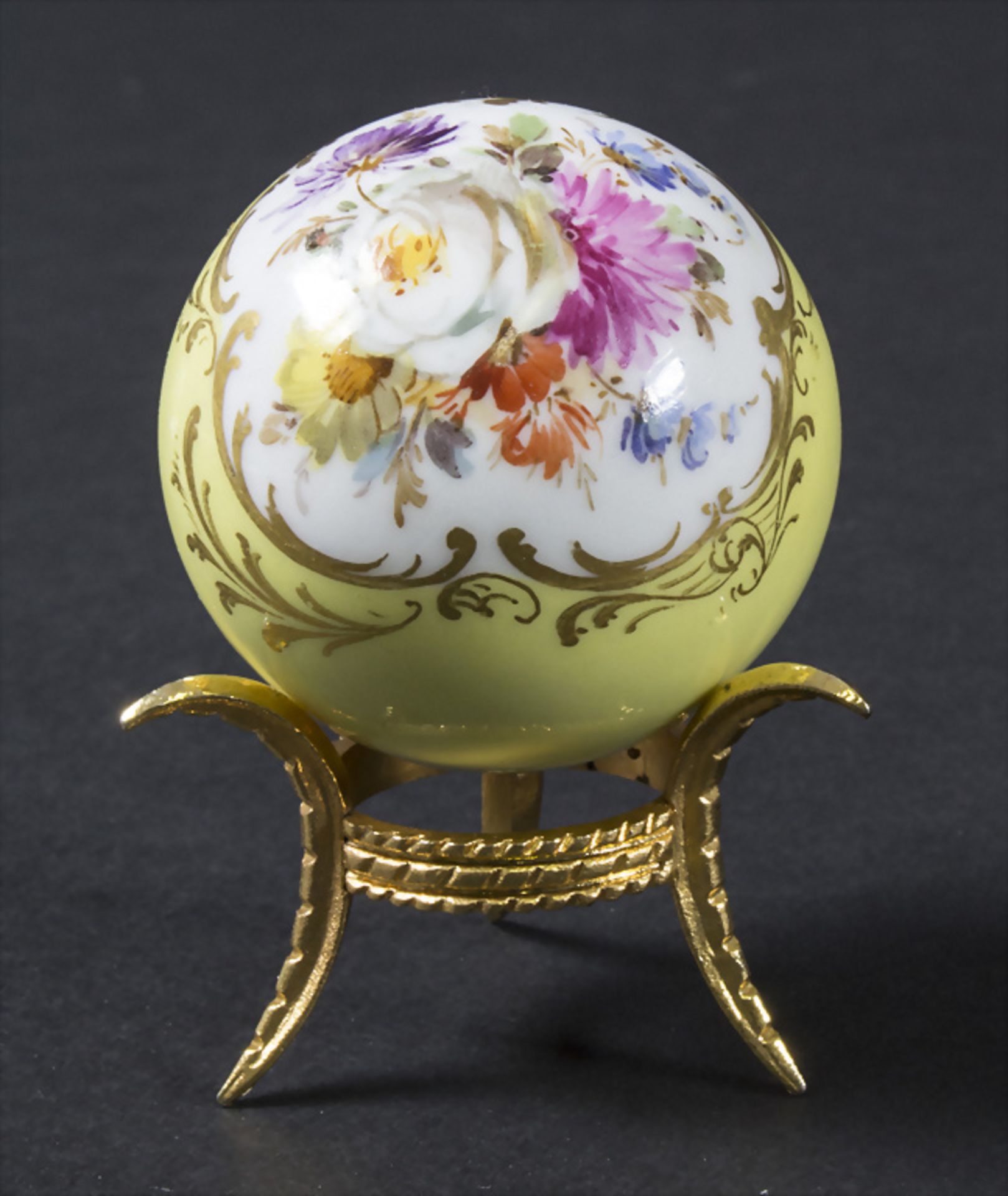 Stockknauf mit Blumenbouquet / A cane handle with flowers, Meissen, 19. Jh.