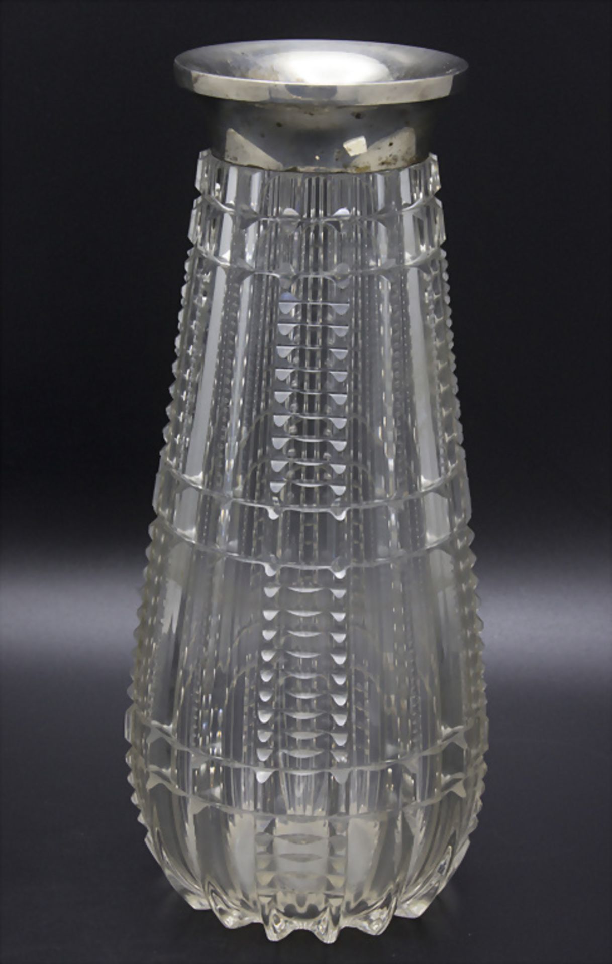 Kristallvase mit Silbermontur / A cut glass vase with silver mount, H.J. Wilm, Berlin, 1. ...