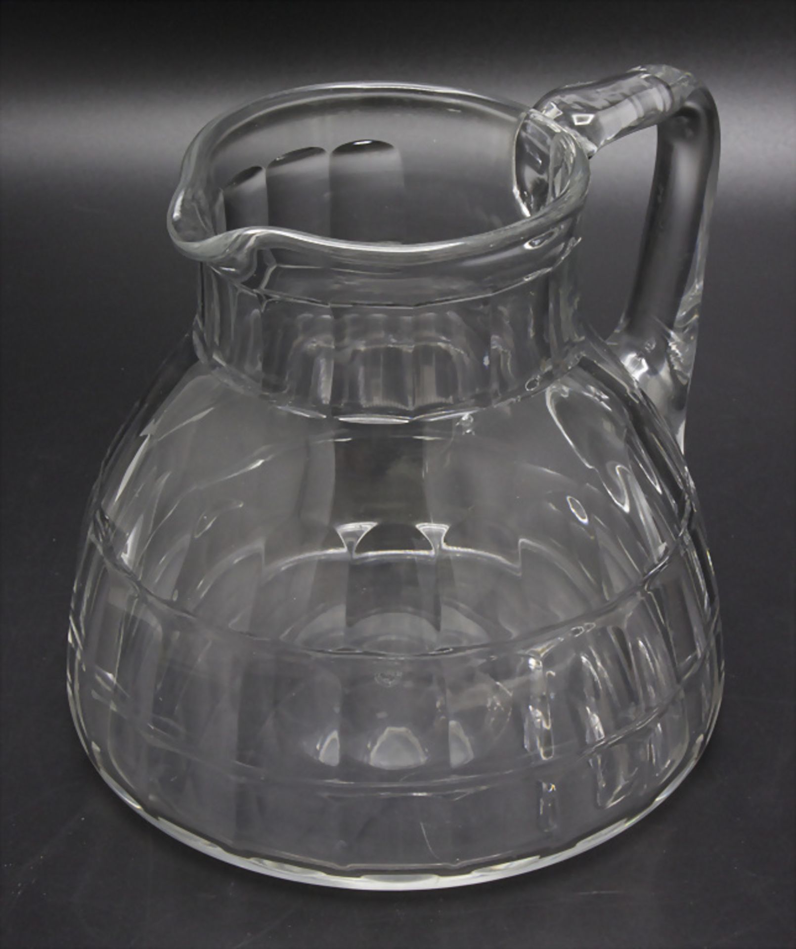 Jugendstil Glaskrug / An Art Nouveau glass jug, Baccarat, Frankreich, um 1900