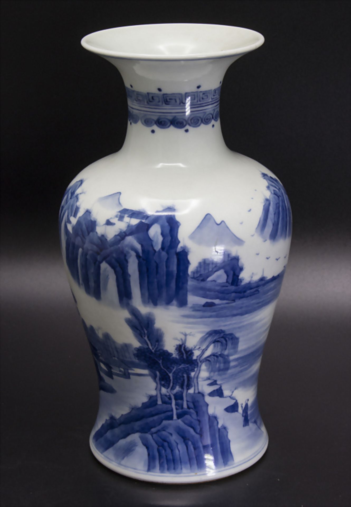 Porzellan Ziervase, China, Qing-Dynastie (1644-1911)