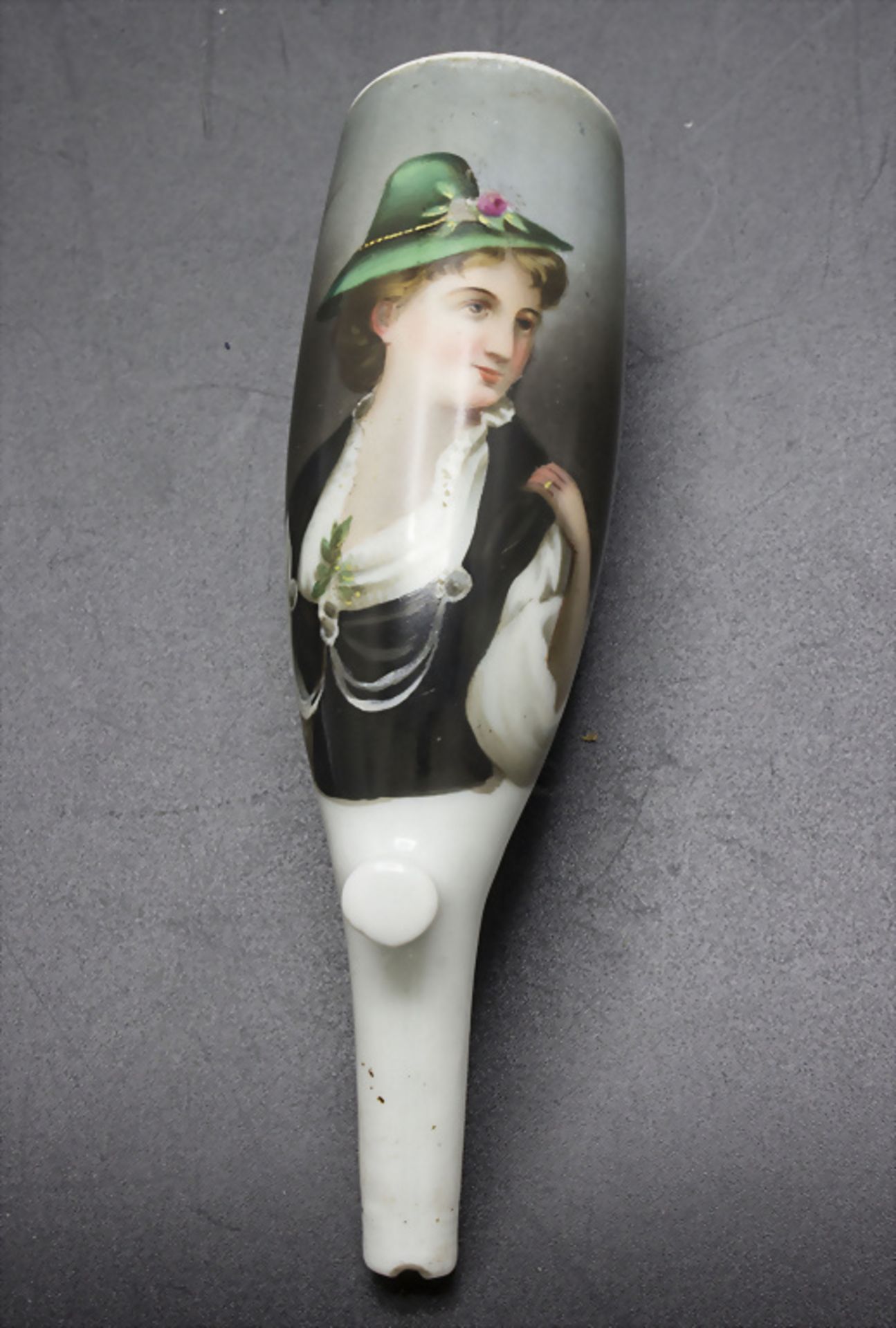 Pfeiffenkopf mit alpenländischer Dame / A pipe with an alpine lady, wohl deutsch, 20. Jh.