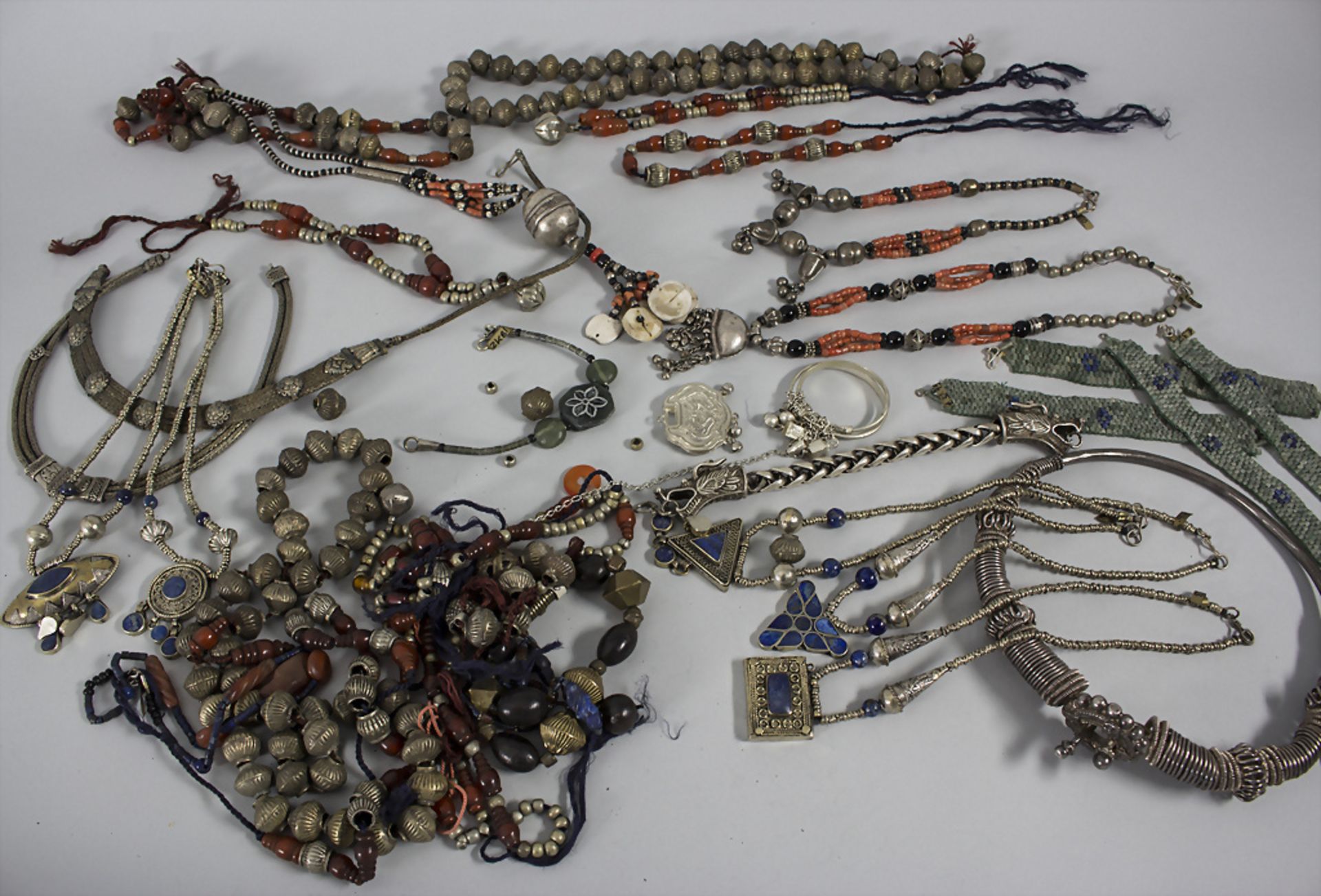 Konvolut Schmuck / A set of jewellery