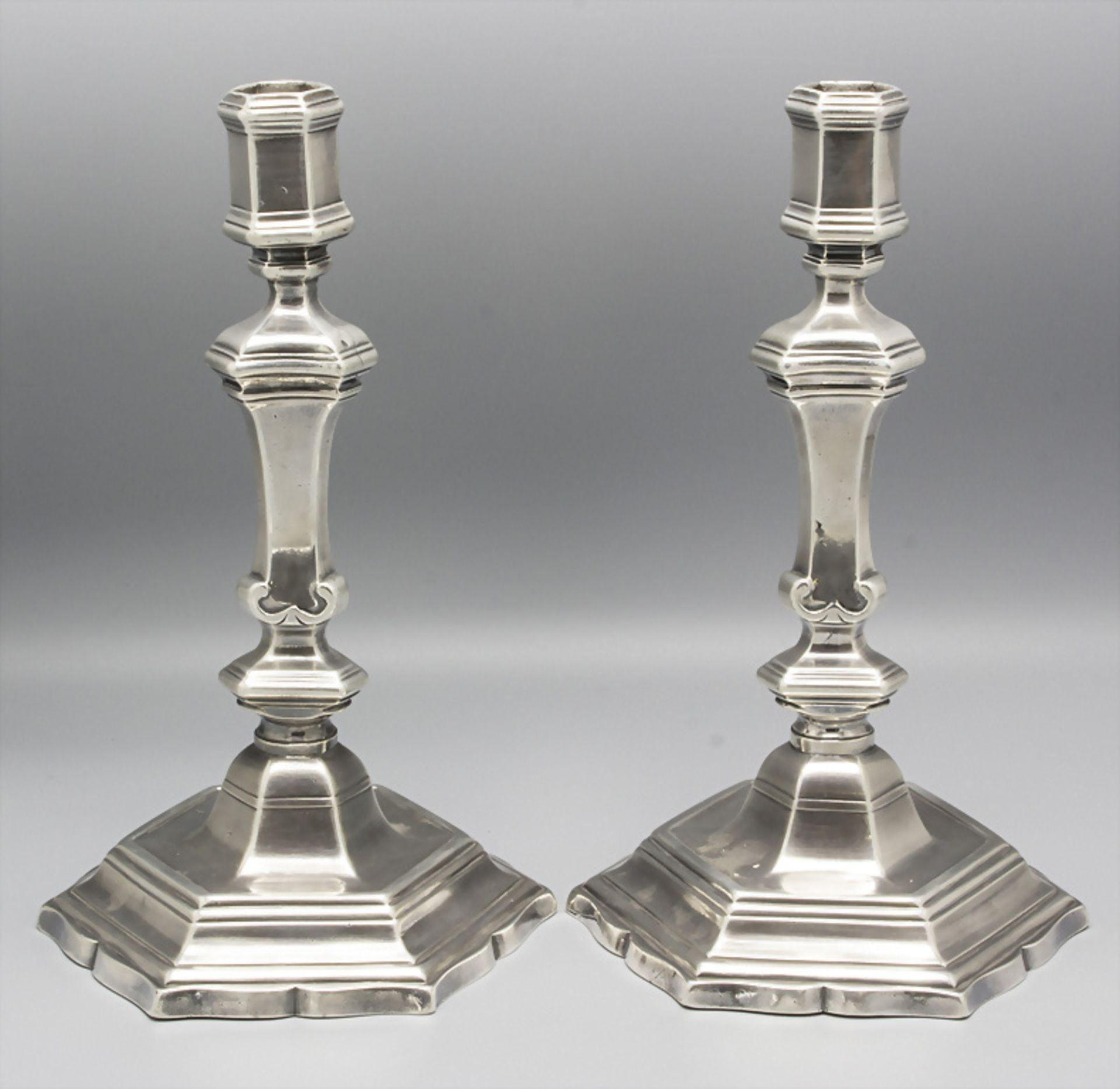 Barock Leuchterpaar / A pair Baroque silver candlesticks, Jean Baptiste Navier, Perpignan, ...