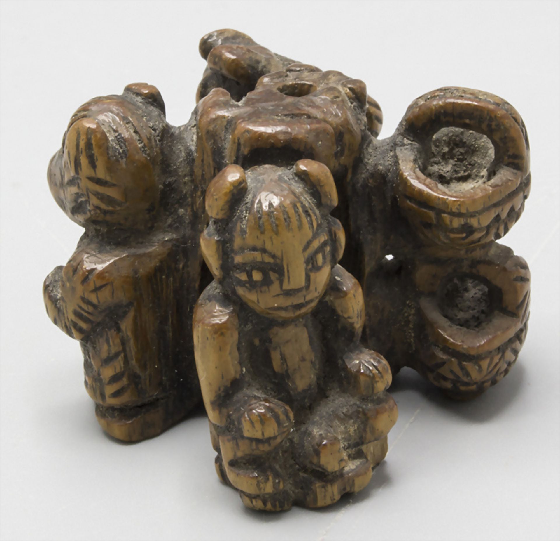 Holz-Figürchen / A wooden figurine, wohl mongolisch, 20. Jh.