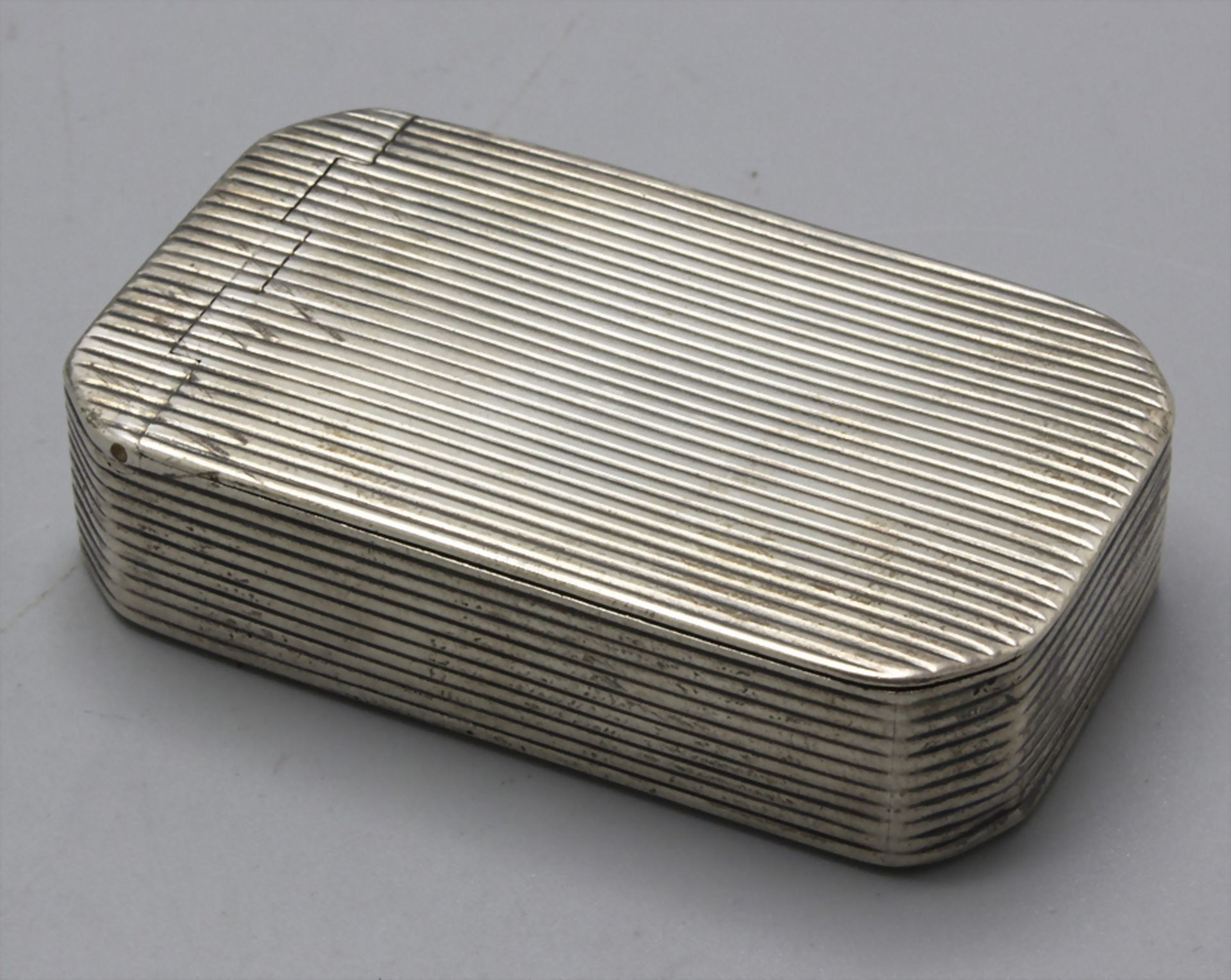 Empire Tabatière / An Empire silver snuff box, Paris, 1798-1809