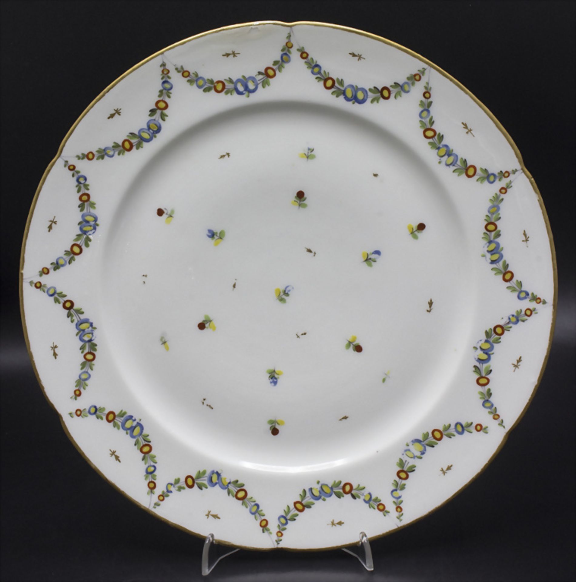 Teller mit Blumengirlande / A plate with a flower garland, wohl Paris, 18./19. Jh.