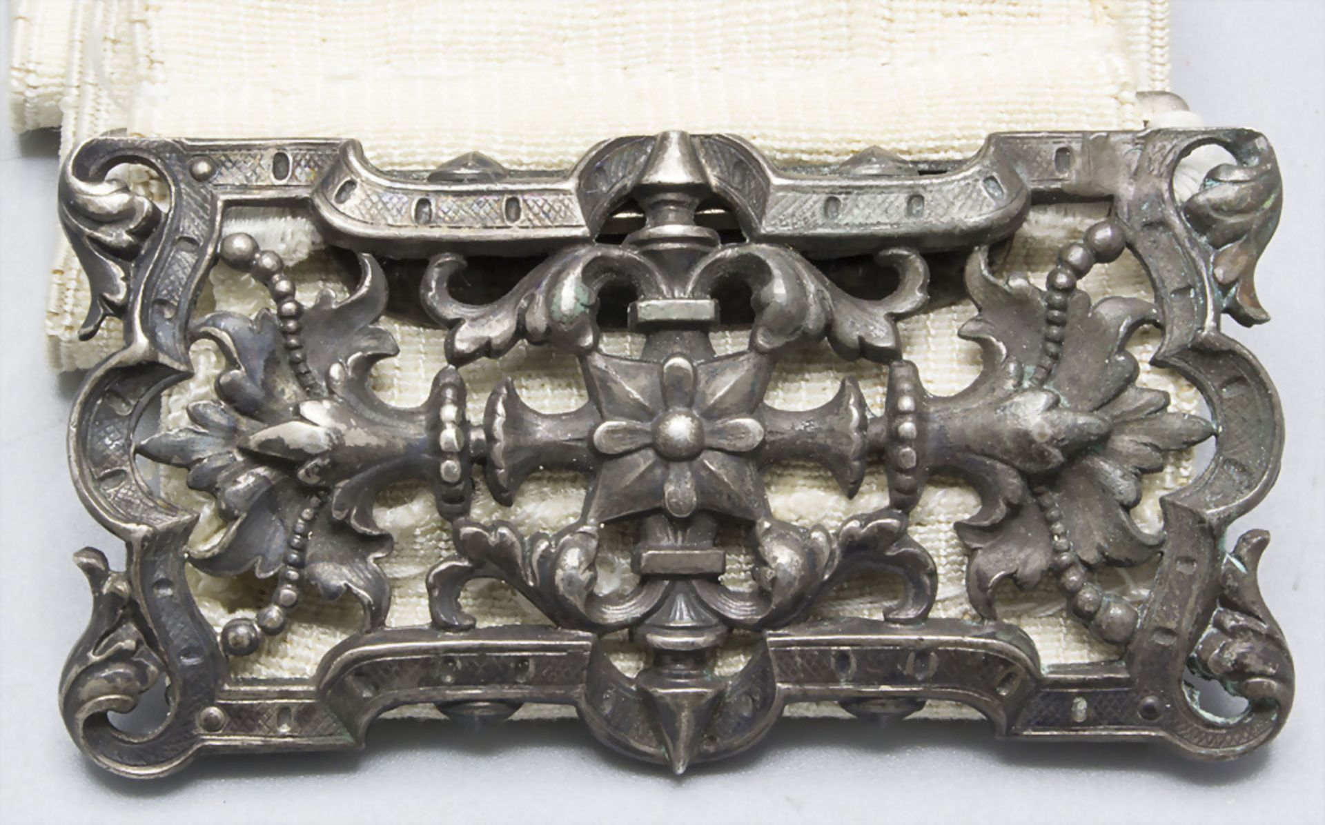 Silber Gürtelschließe / A silver belt buckle, Frankreich, um 1880