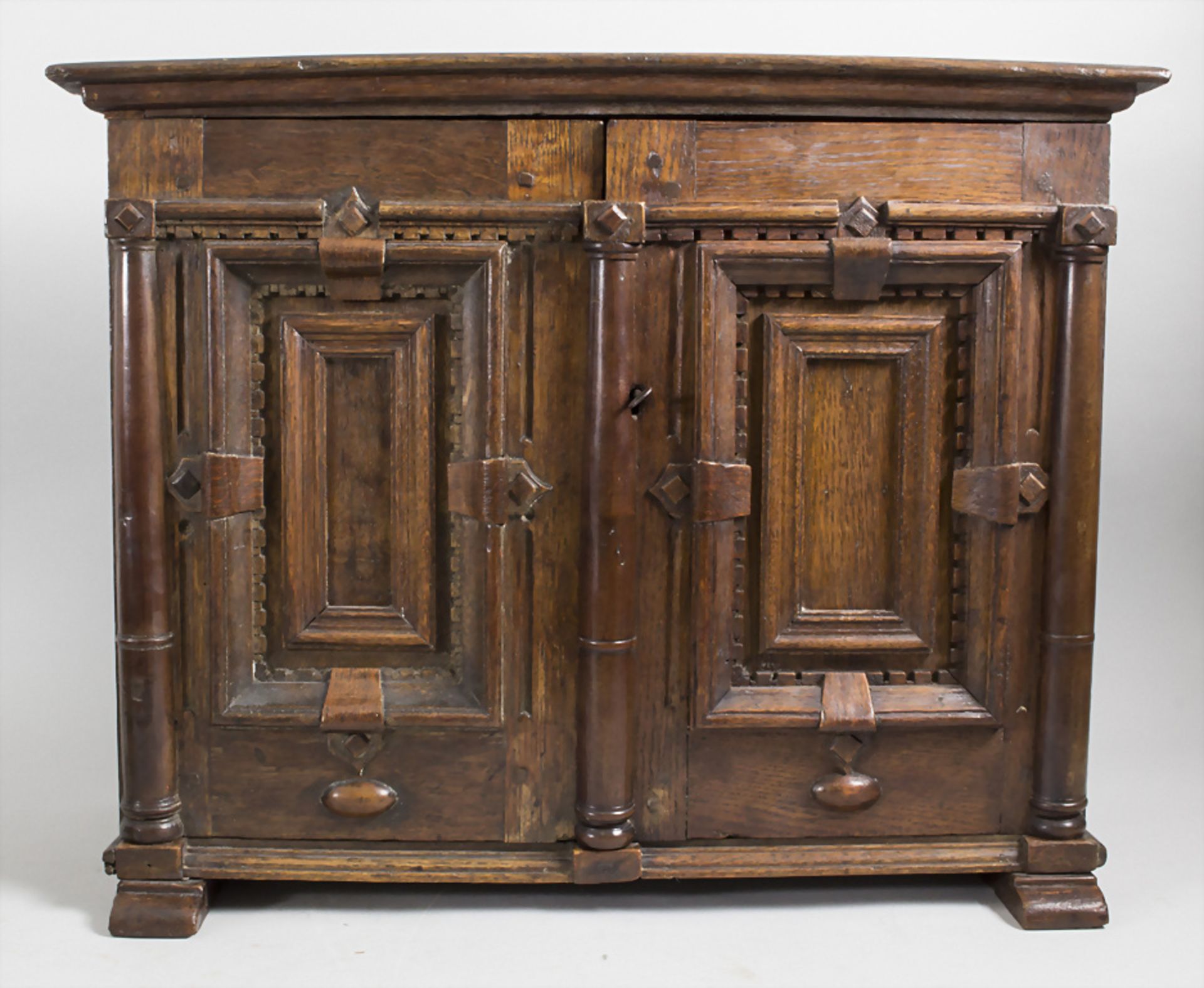 Barock Kabinettschränkchen / A small Baroque cabinet, 17./18. Jh.