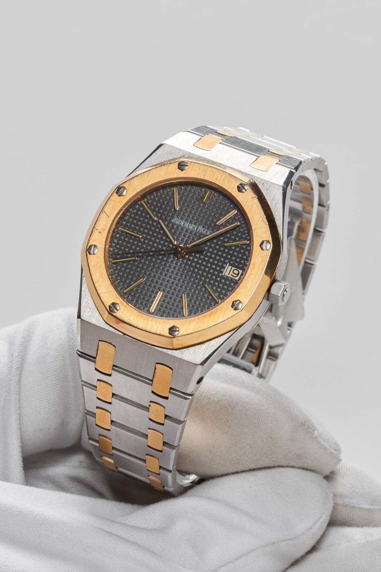 Audemars Piguet Royal Oak Quarz - Image 8 of 11