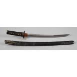 Katana mit Beimesser Japan, 19./20. Jh., polierte Klinge in Messingzwinge, der gewickelte Griff