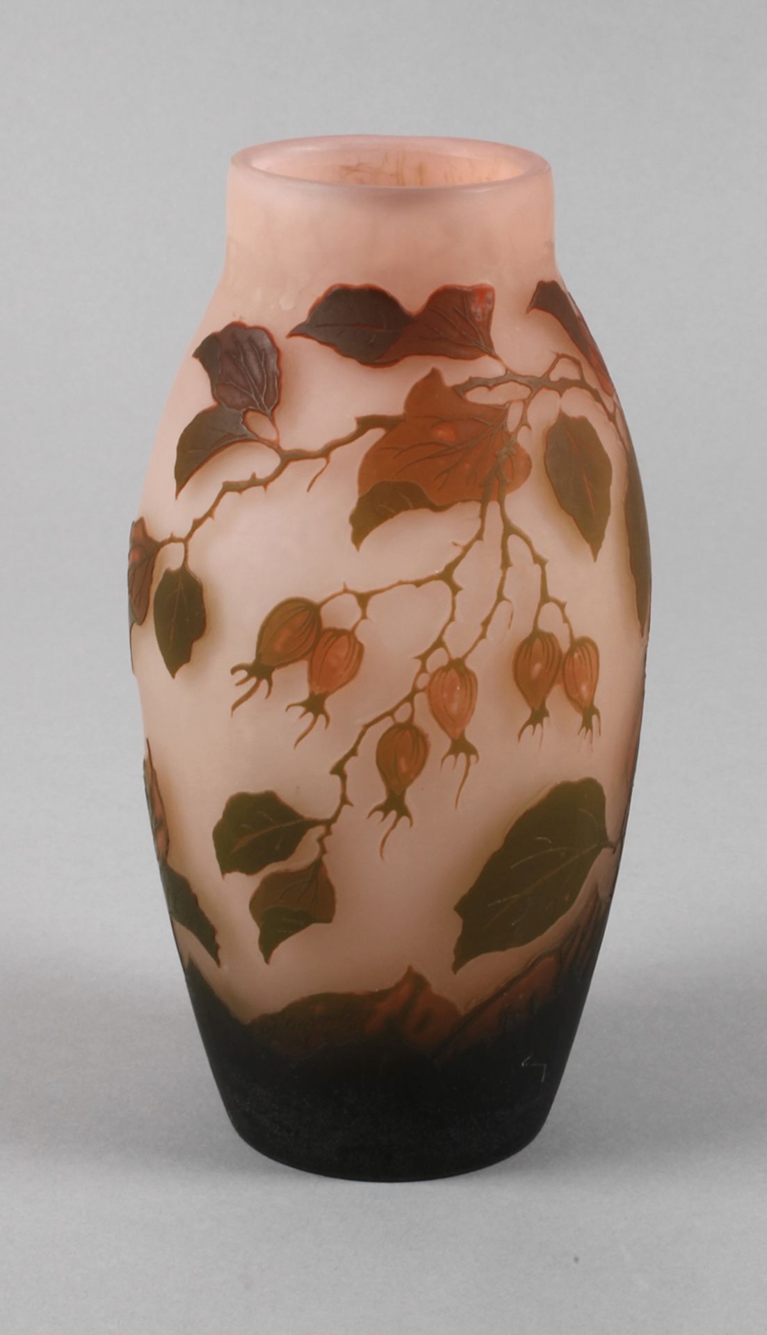 Arsall Vase Hagebuttendekor Lausitzer Glas nach französischer Manier 1921-29, gemarkt Arsall,