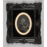 Ambrotypie um 1855, wohl England oder USA, Portraitfotografie einer alten Frau, hinter