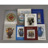 Konvolut Kunstliteratur Keramik/Porzellan bestehend aus 8 Büchern: Georg Brühl, Vertiko Porzellan