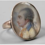 Goldring mit Miniaturportrait um 1800, Gelbgold geprüft ca. 333/1000, ca. 21 mm hoher Ringkopf,