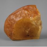 Bernstein Alter unbestimmt, klarer, heller Rohbernstein von schöner Farbigkeit, L 6,5 cm, G ca. 45,1