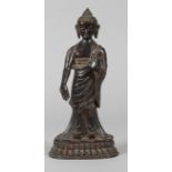 Buddha Tibet oder Nepal, 18./19. Jh., Bronze gegossen, hohl gearbeitet mit verschlossenem Fuß, am