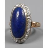 Damenring mit Lapislazuli und Diamanten um 1930, Weiß- und Gelbgold gestempelt 585, ca. 25 mm