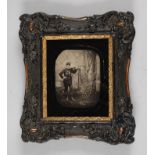 Ambrotypie um 1880, Junge vor Hochrad im Atelier, hinter Passepartout und Glas gerahmt,
