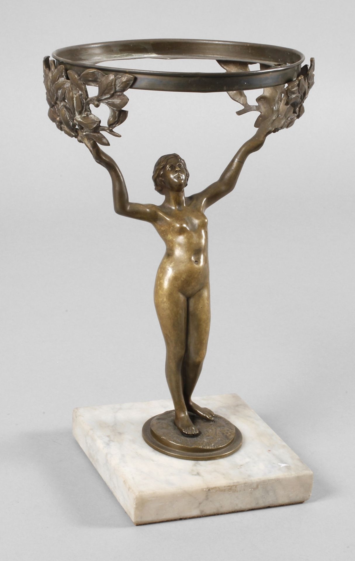 Figürlicher Lampenfuß um 1910, ungemarkt, Bronze mehrteilig gegossen und montiert, bräunlich