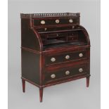 Zylinderbüro Biedermeier um 1820, Nadelholz schwarz und rot gefasst, einteiliger Korpus mit drei