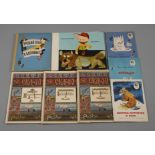 Sammlung Kinderbücher acht Stück, 20. Jh., vorwiegend kyrillisch, dabei drei Märchen mit