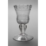 Barockes Kelchglas 17./18. Jh., farbloses Glas mit Abriss, leicht gewölbter Scheibenfuß mit feinem