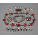 Sammlung Silberschmuck 20. Jh., Silber gestempelt bzw. geprüft, bestehend aus vier Broschen, zwei