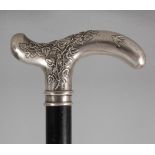 Spazierstock Silber um 1890, geschwungenes Griffstück aus Silber, gestempelt 800, reliefierter