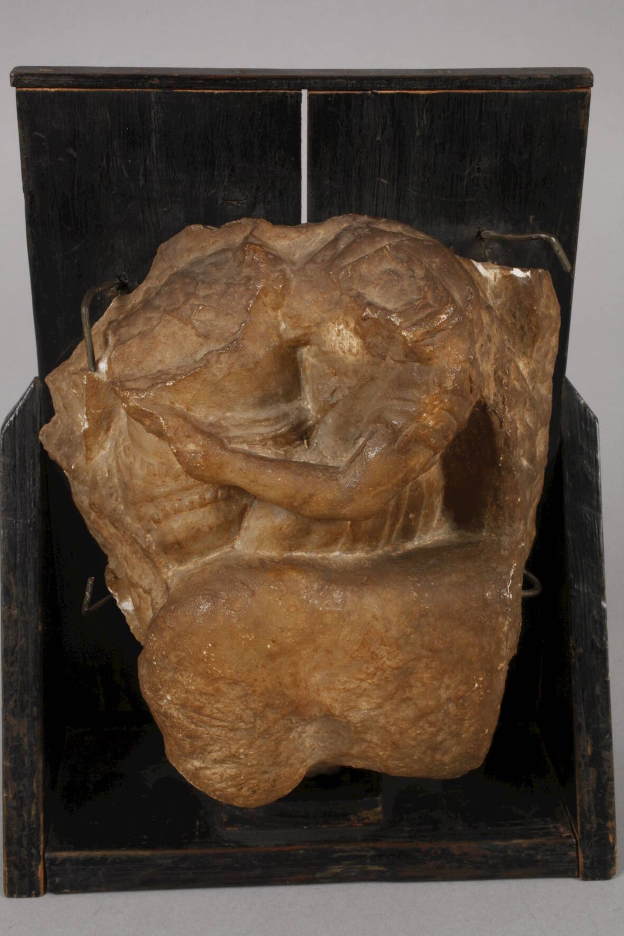 Etruskische Alabasterurnenfragmente aus Volterra um 200 v. Chr., Alabaster, von der - Bild 2 aus 6